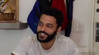 Professor de português ensina como se dá o cu no Brasil